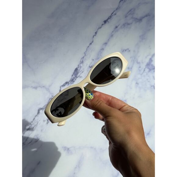 NEW Gucci GG1660S Ivory White Slim Oval Logo Sunglasses - Picture 9 of 10
